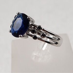Elegant Silver and Blue Gemstone Ring